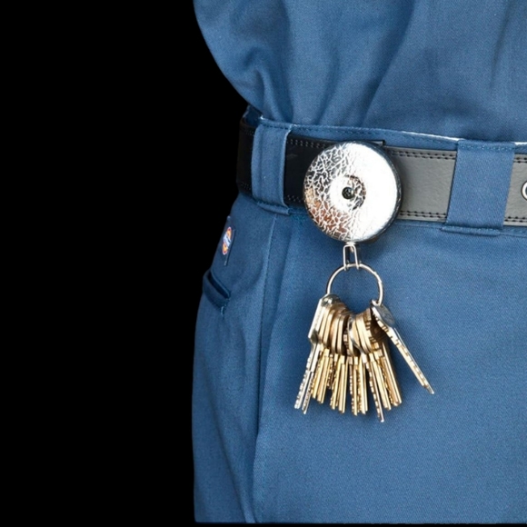 NEW- KEY-BAK ORIGINAL CHROME AND BLACK RETRACTABLE KEY HOLDER - U.S.A. - Picture 4 of 6